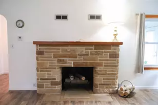 114 E Southeastern Ave E, Galien, MI 49113 - Photo 6