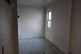 1810 Carroll St, Saginaw, MI 48601 - Photo 10