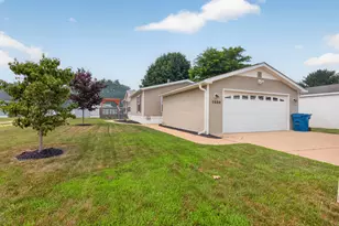 5688 Hawthorn St, Kalamazoo, MI 49009 - Photo 2