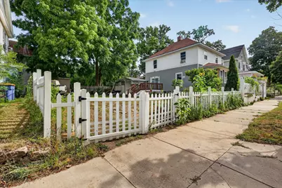 243 Delaware Street SE, Grand Rapids, MI 49507 - Photo 2