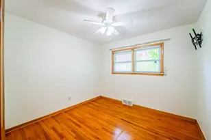 2910 Parkwood St, Trenton, MI 48183 - Photo 16