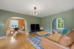 325 Hilldale Dr, Ann Arbor, MI 48105 - Photo 6