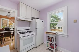325 Hilldale Dr, Ann Arbor, MI 48105 - Photo 12