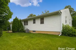 4707 Bonnie Ave SE, Kentwood, MI 49508 - Photo 46