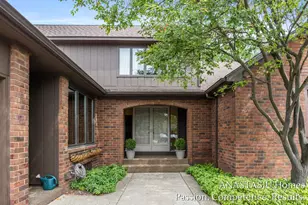 6081 N Gatehouse Dr SE, Grand Rapids, MI 49546 - Photo 4