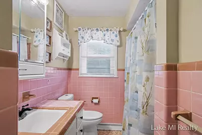 938 Calvary Avenue NW, Grand Rapids, MI 49504 - Photo 8