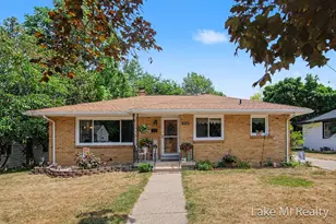 938 Calvary Ave NW, Grand Rapids, MI 49504 - Photo 1