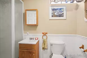 938 Calvary Ave NW, Grand Rapids, MI 49504 - Photo 24