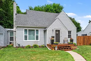 415 Glendale Blvd, Kalamazoo, MI 49004 - Photo 1