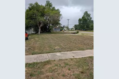 621 E Melendy Street, Ludington, MI 49431 - Photo 4