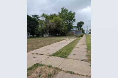 621 E Melendy Street, Ludington, MI 49431 - Photo 4