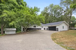 2661 Van Dam Dr NE, Belmont, MI 49306 - Photo 2