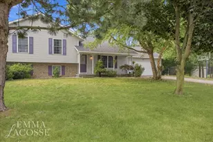 3560 Rush Creek Dr, Hudsonville, MI 49426 - Photo 2