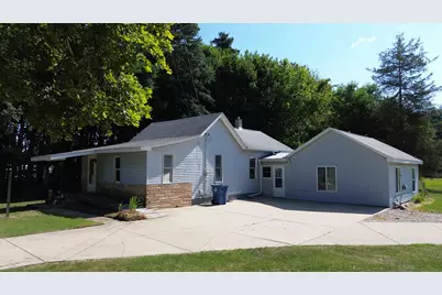 627 S Ensley Street, Howard City, MI 49329 - Photo 2