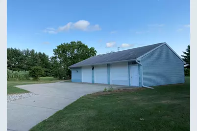 627 S Ensley Street, Howard City, MI 49329 - Photo 2