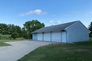 627 S Ensley St, Howard City, MI 49329 - Photo 2