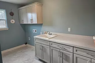 9746 Ella Lee Ct, Saline, MI 48176 - Photo 8