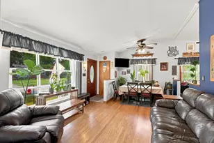 29470 Robert Dr, Livonia, MI 48150 - Photo 4