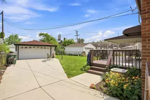 29470 Robert Dr, Livonia, MI 48150 - Photo 22