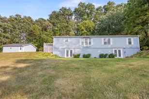 830 Pinewood Ave, Battle Creek, MI 49014 - Photo 1