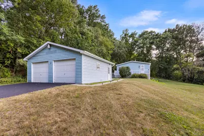 830 Pinewood Avenue, Battle Creek, MI 49014 - Photo 2