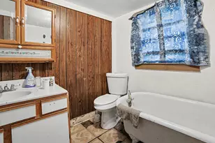 447 W Southern Ave, Muskegon, MI 49441 - Photo 8