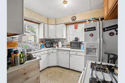 447 W Southern Avenue, Muskegon, MI 49441 - Photo 6