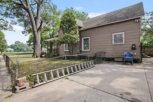 447 W Southern Ave, Muskegon, MI 49441 - Photo 16