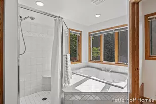 1900 Cherry Run Dr NW, Grand Rapids, MI 49504 - Photo 20