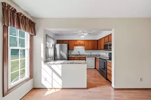2760 Walden Woods Blvd, Jackson, MI 49201 - Photo 14