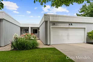 29 Sherman Ave, Grand Haven, MI 49417 - Photo 2