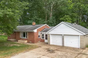 3894 Jennings Dr, Troy, MI 48083 - Photo 6