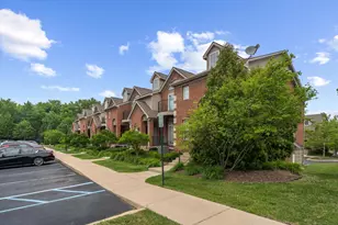 228 W Oakbrook Dr, Ann Arbor, MI 48103 - Photo 4