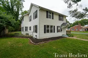 627 Pinehurst Blvd, Kalamazoo, MI 49006 - Photo 2