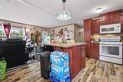 4572 Toronto Avenue SW, Wyoming, MI 49519 - Photo 2