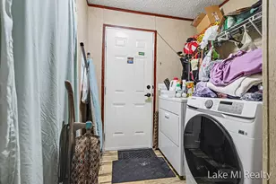 4572 Toronto Ave SW, Wyoming, MI 49519 - Photo 10