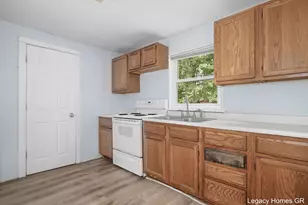 224-226 Maple St, Parchment, MI 49004 - Photo 8