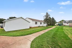 1893 Lanark Ct, Grass Lake, MI 49240 - Photo 4