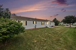 1893 Lanark Ct, Grass Lake, MI 49240 - Photo 2