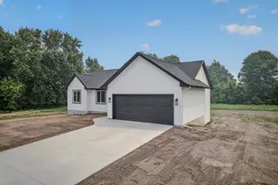 11488 56th Ave, Allendale, MI 49401 - Photo 2