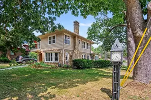 1154 E Chippewa Dr SE, Grand Rapids, MI 49506 - Photo 1