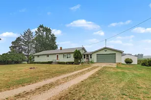 524 Hubbell Rd, Orleans, MI 48865 - Photo 6