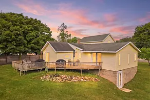 506 N Lincoln Ave, Lakeview, MI 48850 - Photo 1