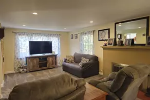 9 Armstrong St, Hillsdale, MI 49242 - Photo 10