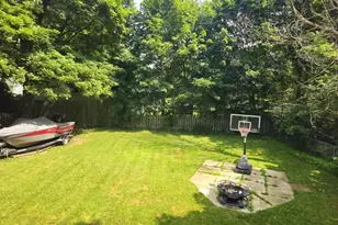 9 Armstrong St, Hillsdale, MI 49242 - Photo 6