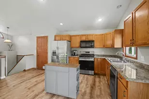 414 Voyager Dr, Wayland, MI 49348 - Photo 8