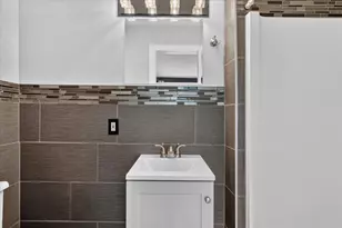 2437 Hampton Ct SE, Grand Rapids, MI 49546 - Photo 26