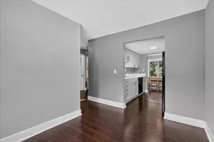2437 Hampton Ct SE, Grand Rapids, MI 49546 - Photo 10