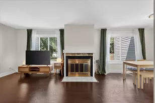 2437 Hampton Ct SE, Grand Rapids, MI 49546 - Photo 6