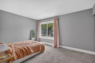 2437 Hampton Ct SE, Grand Rapids, MI 49546 - Photo 16
